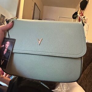 Crossbody bag perfect spring! Color turquoise/teal!